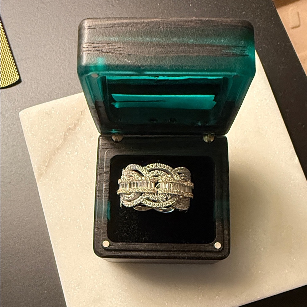 Elegant Silver Women's Ring
